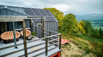 Жить в лесу или у моря: модульный дом вне города